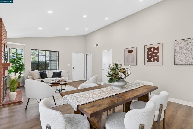 2413 Christian Ct, Pinole, CA 94564