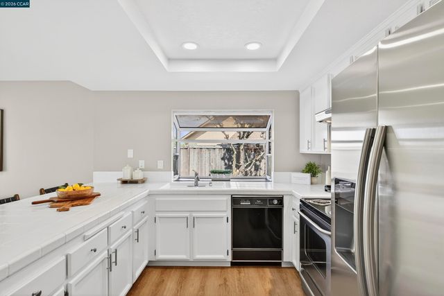 2413 Christian Ct, Pinole, CA 94564