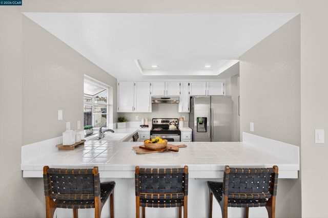 2413 Christian Ct, Pinole, CA 94564