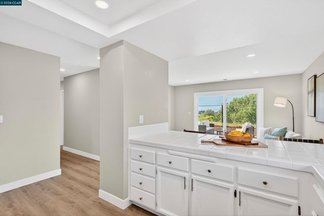 2413 Christian Ct, Pinole, CA 94564