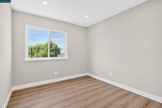 2413 Christian Ct, Pinole, CA 94564