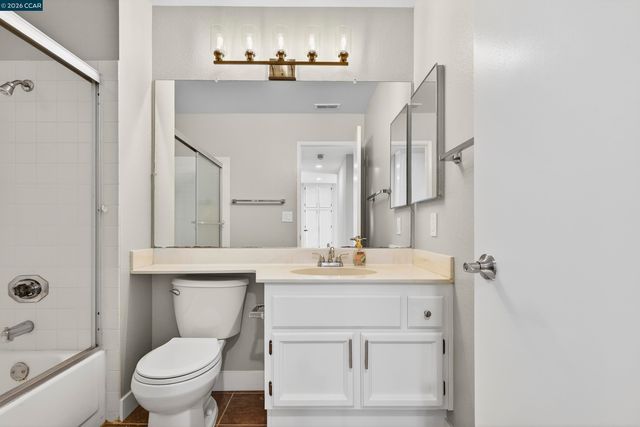 2413 Christian Ct, Pinole, CA 94564