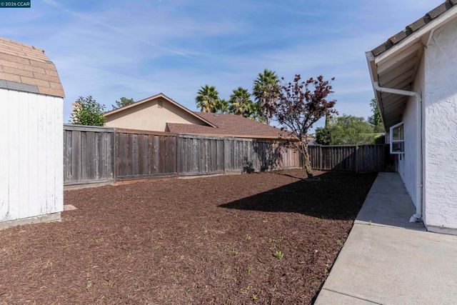 2413 Christian Ct, Pinole, CA 94564