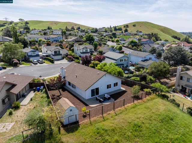 2413 Christian Ct, Pinole, CA 94564