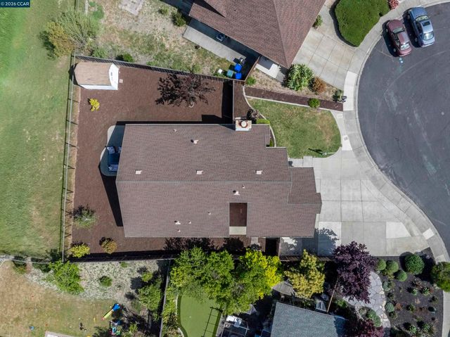 2413 Christian Ct, Pinole, CA 94564