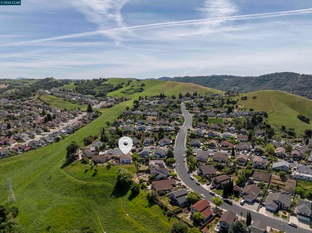 2413 Christian Ct, Pinole, CA 94564