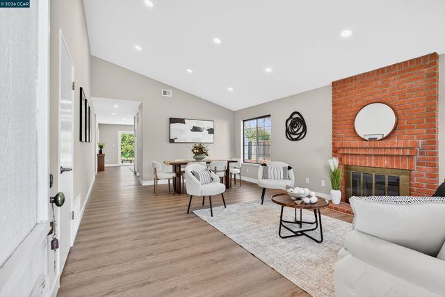 2413 Christian Ct, Pinole, CA 94564