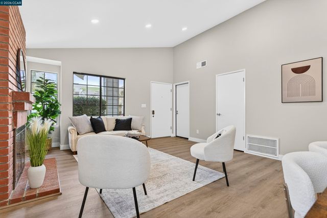 2413 Christian Ct, Pinole, CA 94564