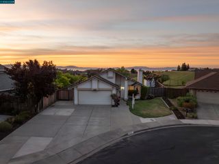 2413 Christian Ct, Pinole, CA 94564