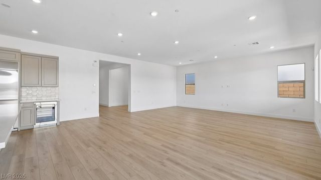 379 Tigullio Avenue, Henderson, NV 89011