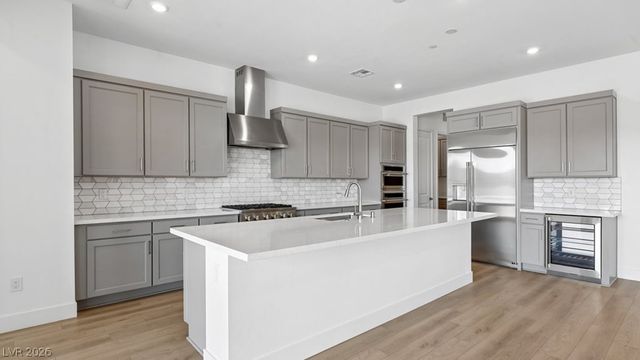 379 Tigullio Avenue, Henderson, NV 89011