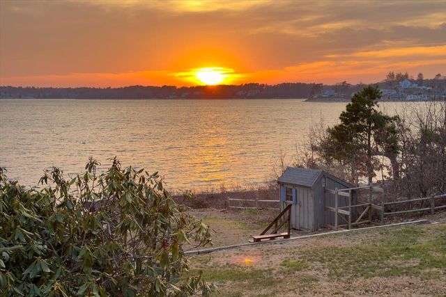 65 Lewis Point Road, Buzzards Bay, MA 02532