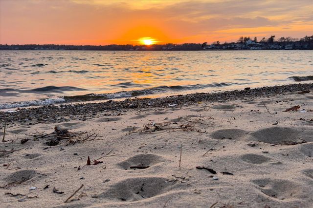 65 Lewis Point Road, Buzzards Bay, MA 02532