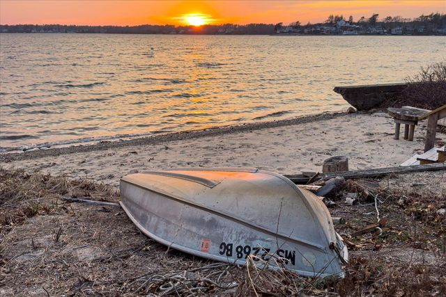 65 Lewis Point Road, Buzzards Bay, MA 02532