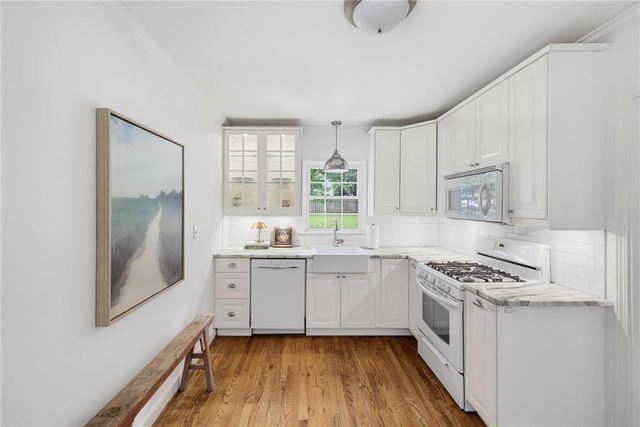 2605 Woodridge Drive, Decatur, GA 30033