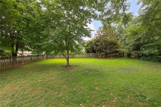 2605 Woodridge Drive, Decatur, GA 30033