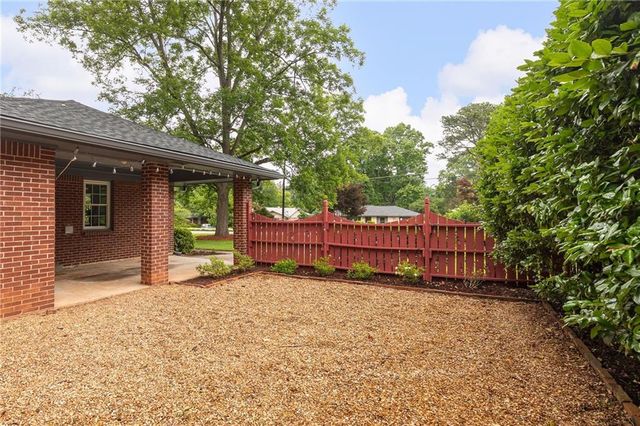 2605 Woodridge Drive, Decatur, GA 30033