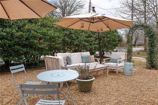 2605 Woodridge Drive, Decatur, GA 30033