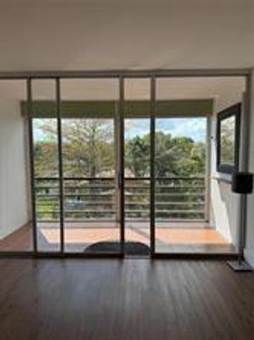 111 ROYAL PARK Drive 3A, Oakland Park, FL 33309