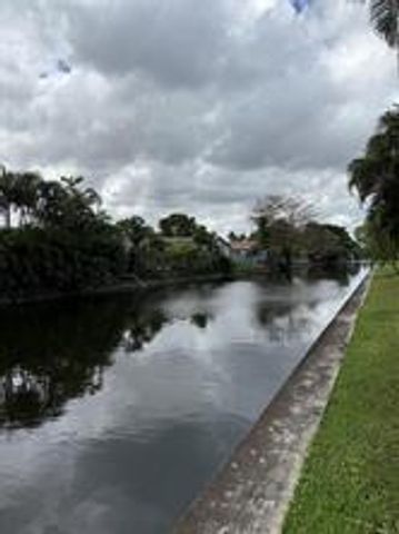 111 ROYAL PARK Drive 3A, Oakland Park, FL 33309