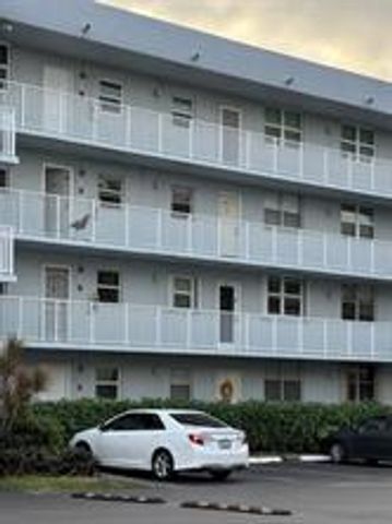 111 ROYAL PARK Drive 3A, Oakland Park, FL 33309