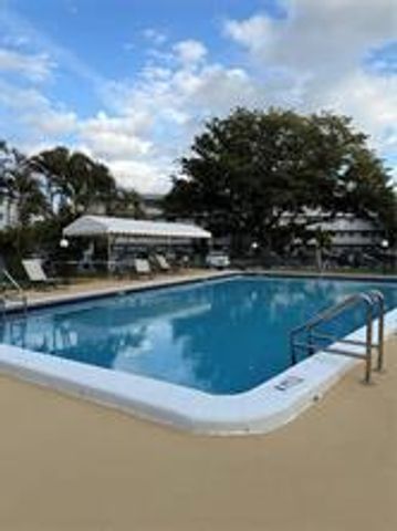 111 ROYAL PARK Drive 3A, Oakland Park, FL 33309