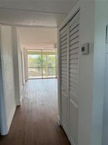 111 ROYAL PARK Drive 3A, Oakland Park, FL 33309