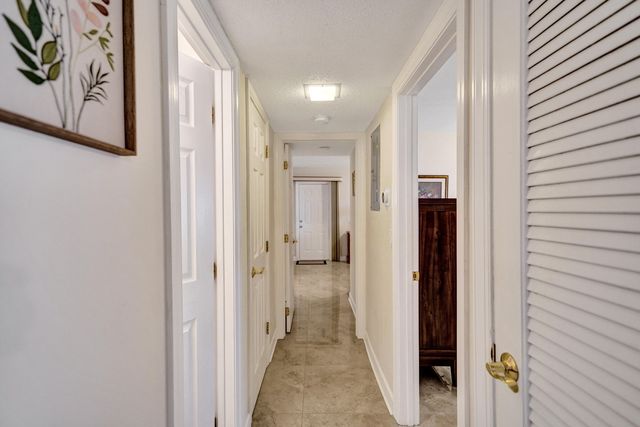 201 Bayview Avenue D, Boynton Beach, FL 33435