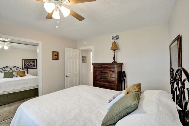 201 Bayview Avenue D, Boynton Beach, FL 33435