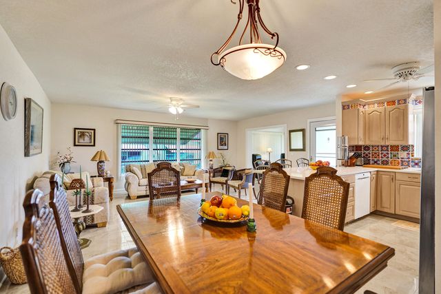 201 Bayview Avenue D, Boynton Beach, FL 33435