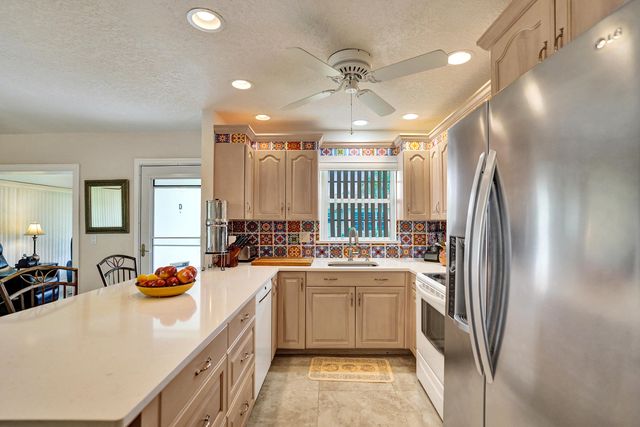 201 Bayview Avenue D, Boynton Beach, FL 33435