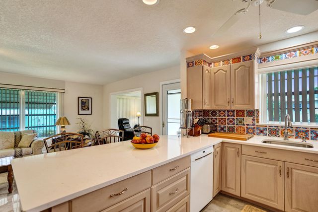 201 Bayview Avenue D, Boynton Beach, FL 33435