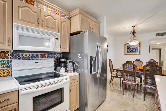 201 Bayview Avenue D, Boynton Beach, FL 33435