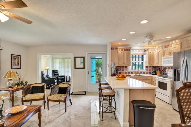 201 Bayview Avenue D, Boynton Beach, FL 33435