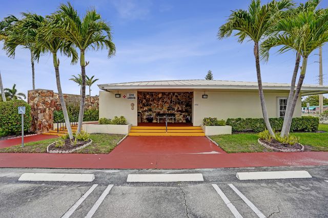 201 Bayview Avenue D, Boynton Beach, FL 33435