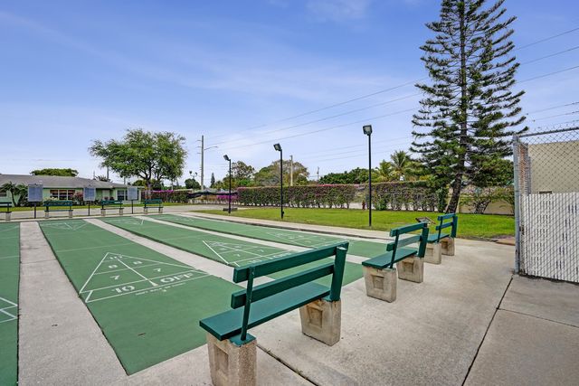 201 Bayview Avenue D, Boynton Beach, FL 33435