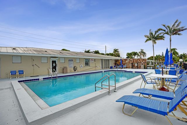 201 Bayview Avenue D, Boynton Beach, FL 33435