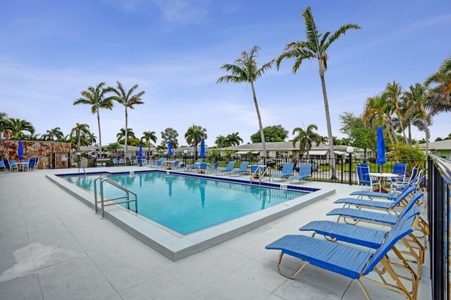 201 Bayview Avenue D, Boynton Beach, FL 33435