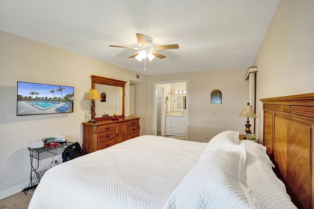 201 Bayview Avenue D, Boynton Beach, FL 33435