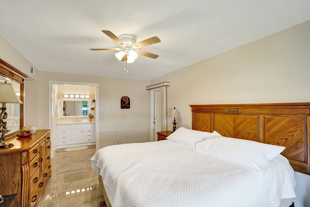 201 Bayview Avenue D, Boynton Beach, FL 33435