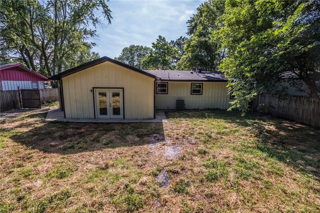 217 S Skilern Street, Siloam Springs, AR 72761