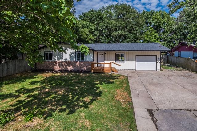 217 S Skilern Street, Siloam Springs, AR 72761