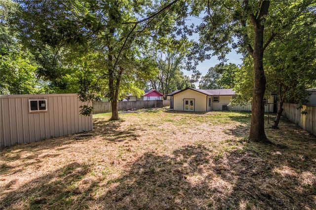 217 S Skilern Street, Siloam Springs, AR 72761