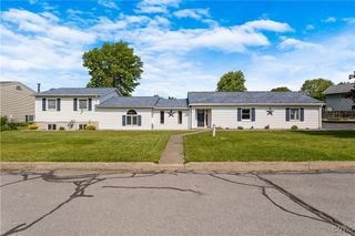 39 Eisenhower Avenue, Oswego-city, NY 13126