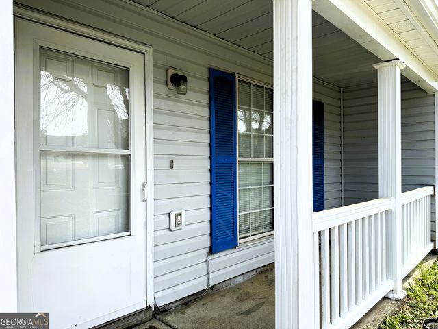 5609 Eagles Feather Lane, Riverdale, GA 30274