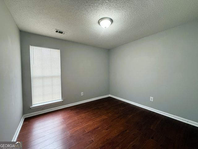 5609 Eagles Feather Lane, Riverdale, GA 30274