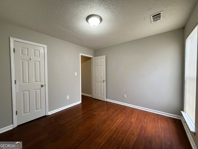 5609 Eagles Feather Lane, Riverdale, GA 30274