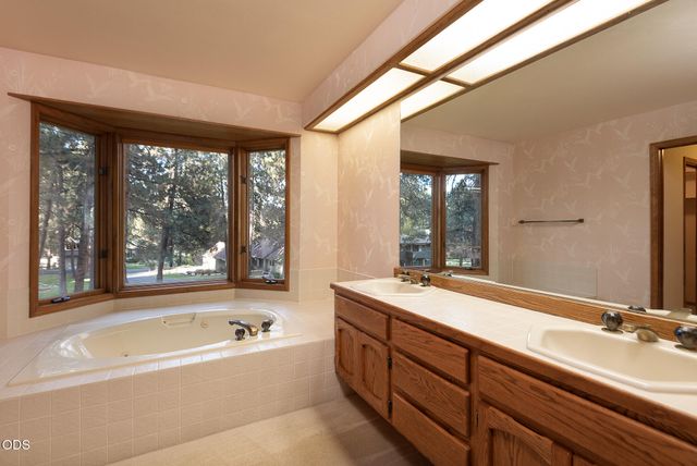 60630 Thunderbird, Bend, OR 97702