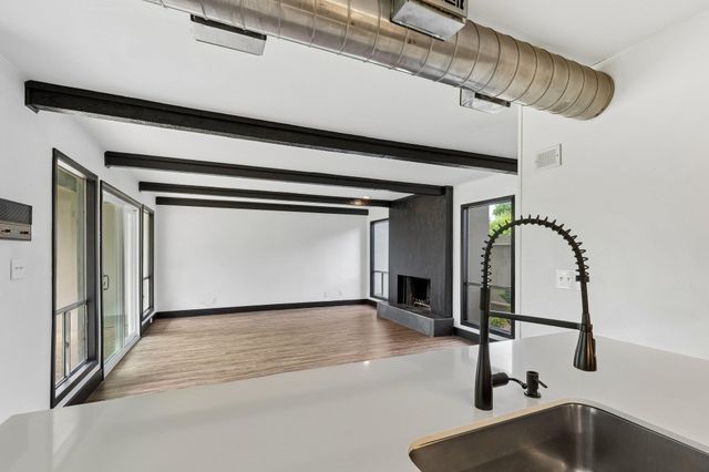 100 Lido CIR H2, Lakeway, TX 78734