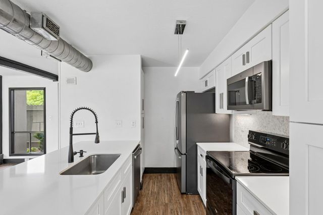 100 Lido CIR H2, Lakeway, TX 78734